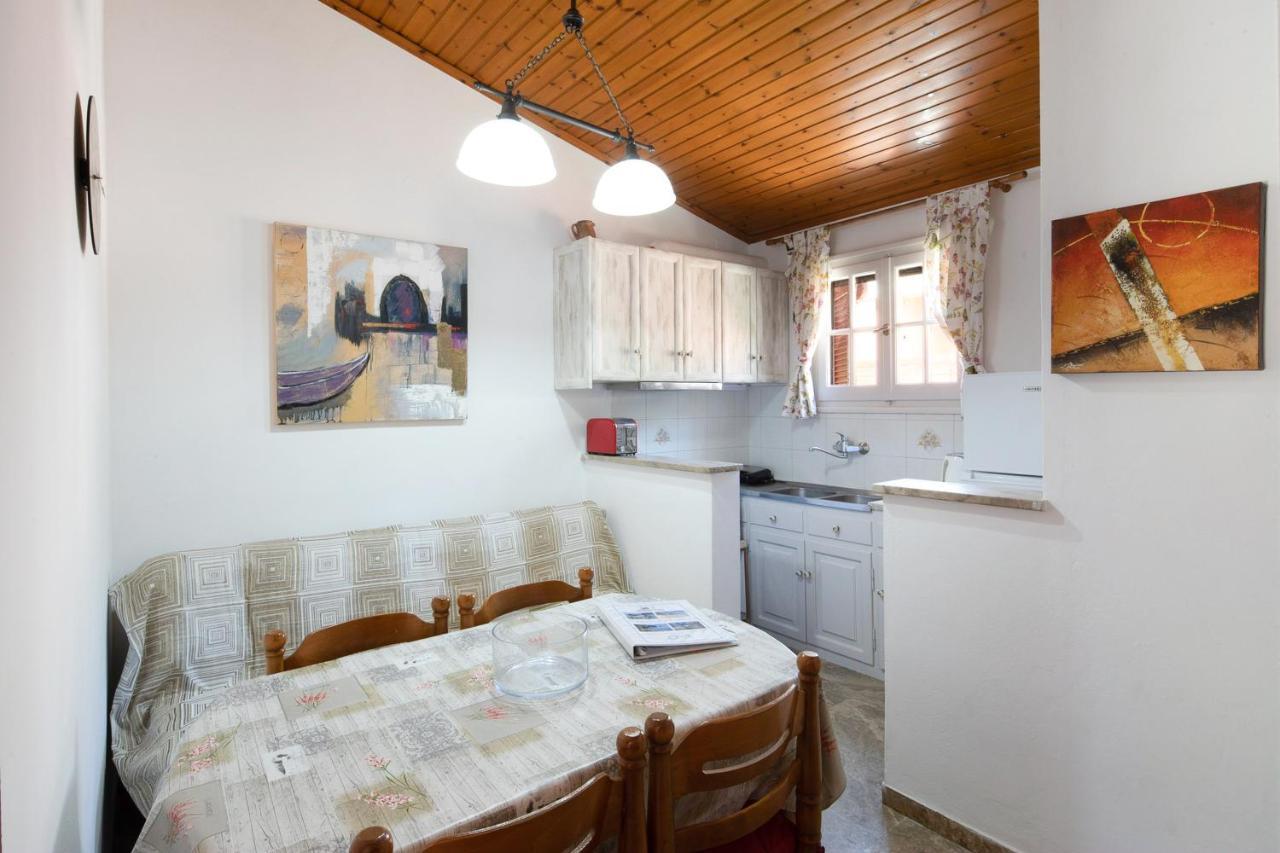 Amalia Cottages Agios Gordios  Bagian luar foto