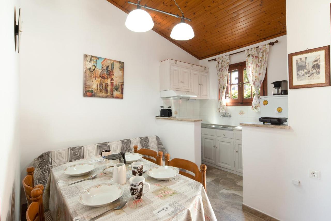 Amalia Cottages Agios Gordios  Bagian luar foto